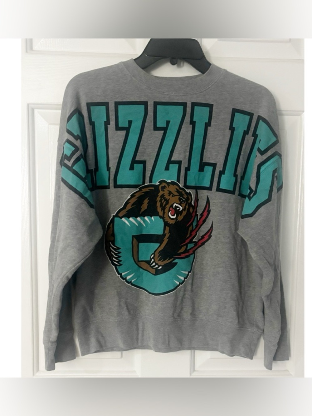 Mitchell & Ness Women's Cropped Grizzlies Sweatshirt, Heather Grey, Size Medium